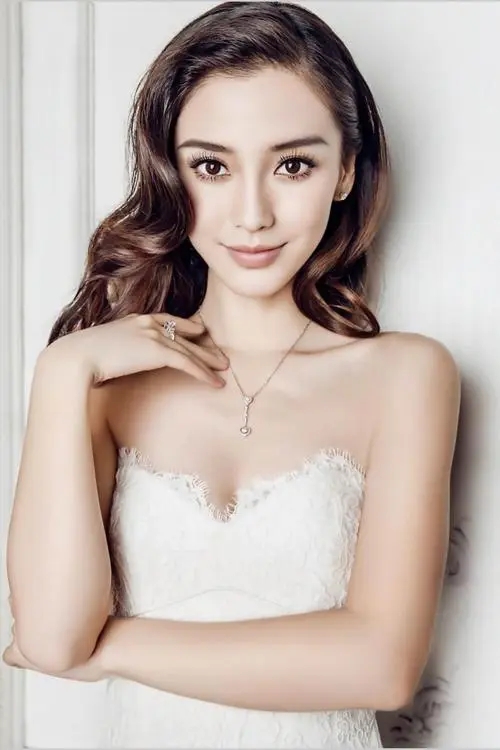 如何驾驭SNKR女生的「芭比风」?