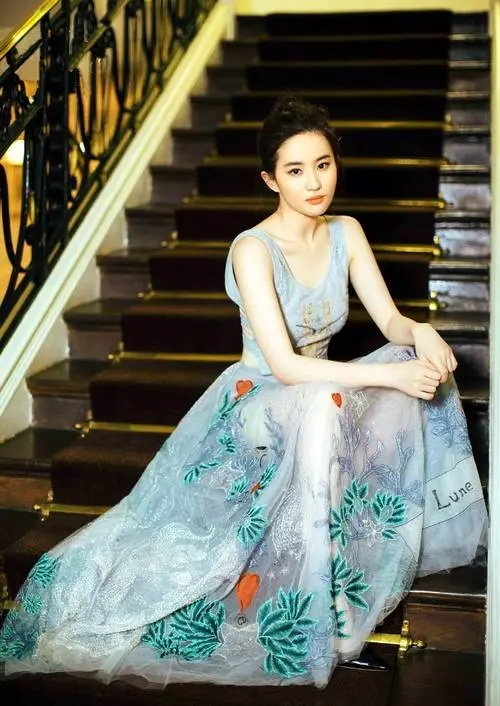 孙杨官宣结婚后首秀恩爱!为27岁张豆豆庆生,甜喊“我的女孩”