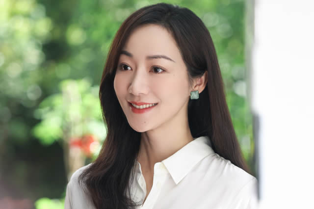 透露出李双江移民出道,李天一获奖,考上维也纳艺术大学,疑似成家