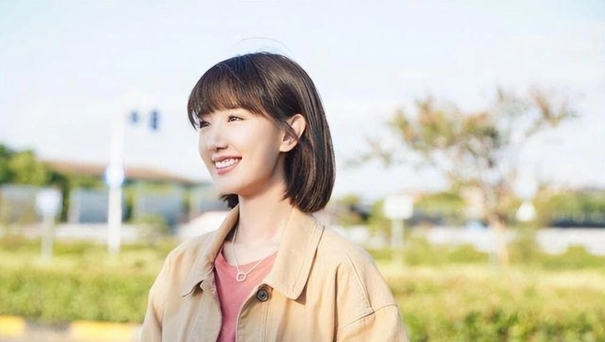 北大美女从金融转行做演员!网友热议:家庭做后盾,玩的起也输得起