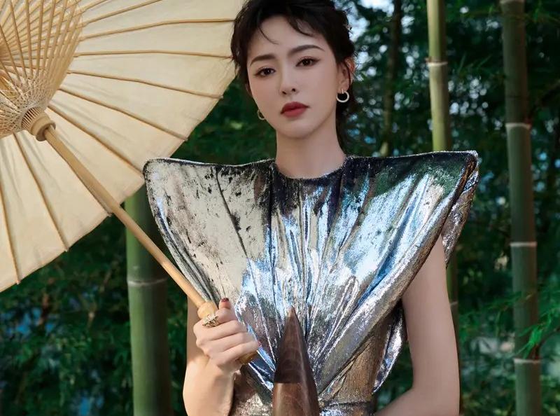 李嘉格否认与车澈复合：本来我们两个关系也不僵