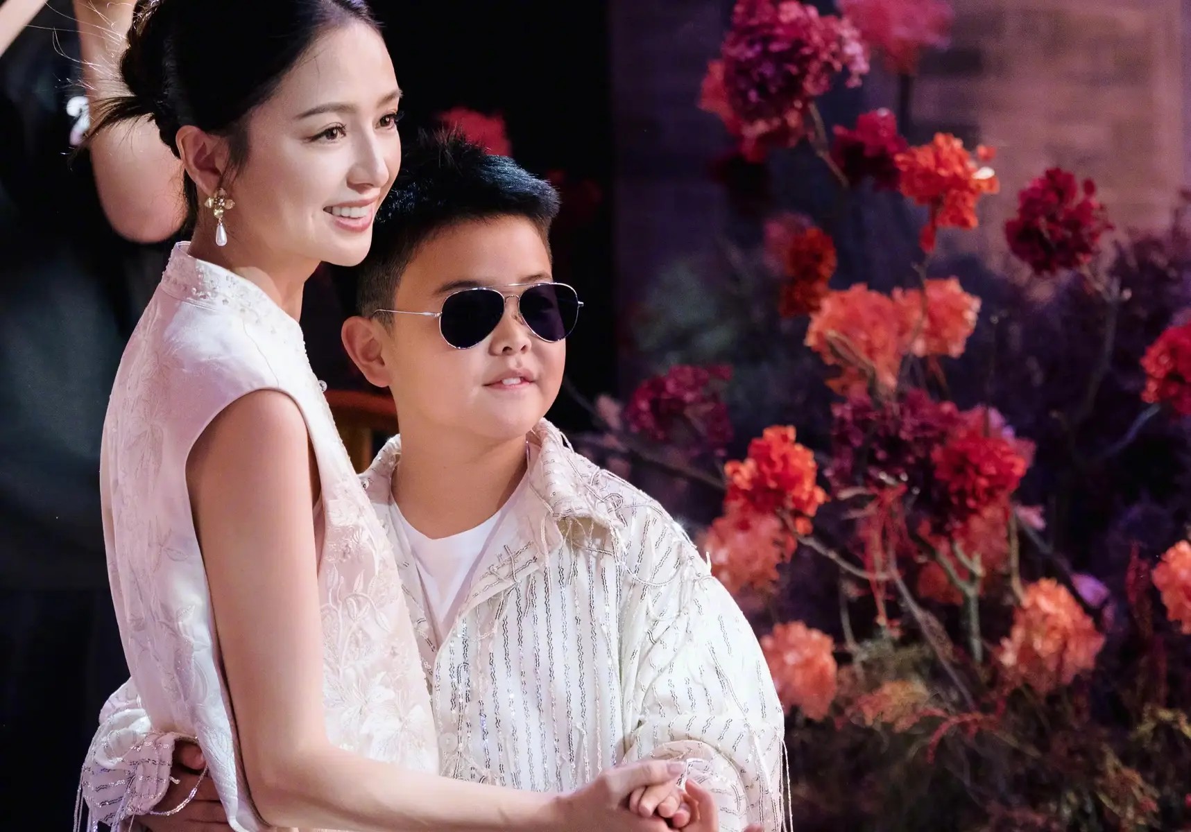 刘雪华辟谣拔牙传闻：用专业与投入诠释“剧抛式”演技