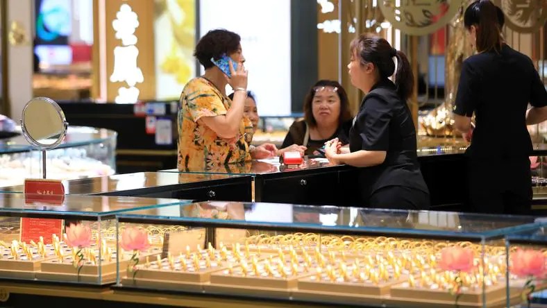 《震耳欲聋》在良知和票房之间摇摆，重头庭审戏全面崩盘