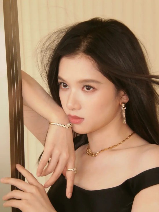 双旦倒计时里的 App 高光时刻：当节日情绪遇见重启渴望