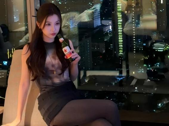 官宣单身！马思纯张哲轩分手上热搜，四年恋情体面落幕，独立清醒才最动人